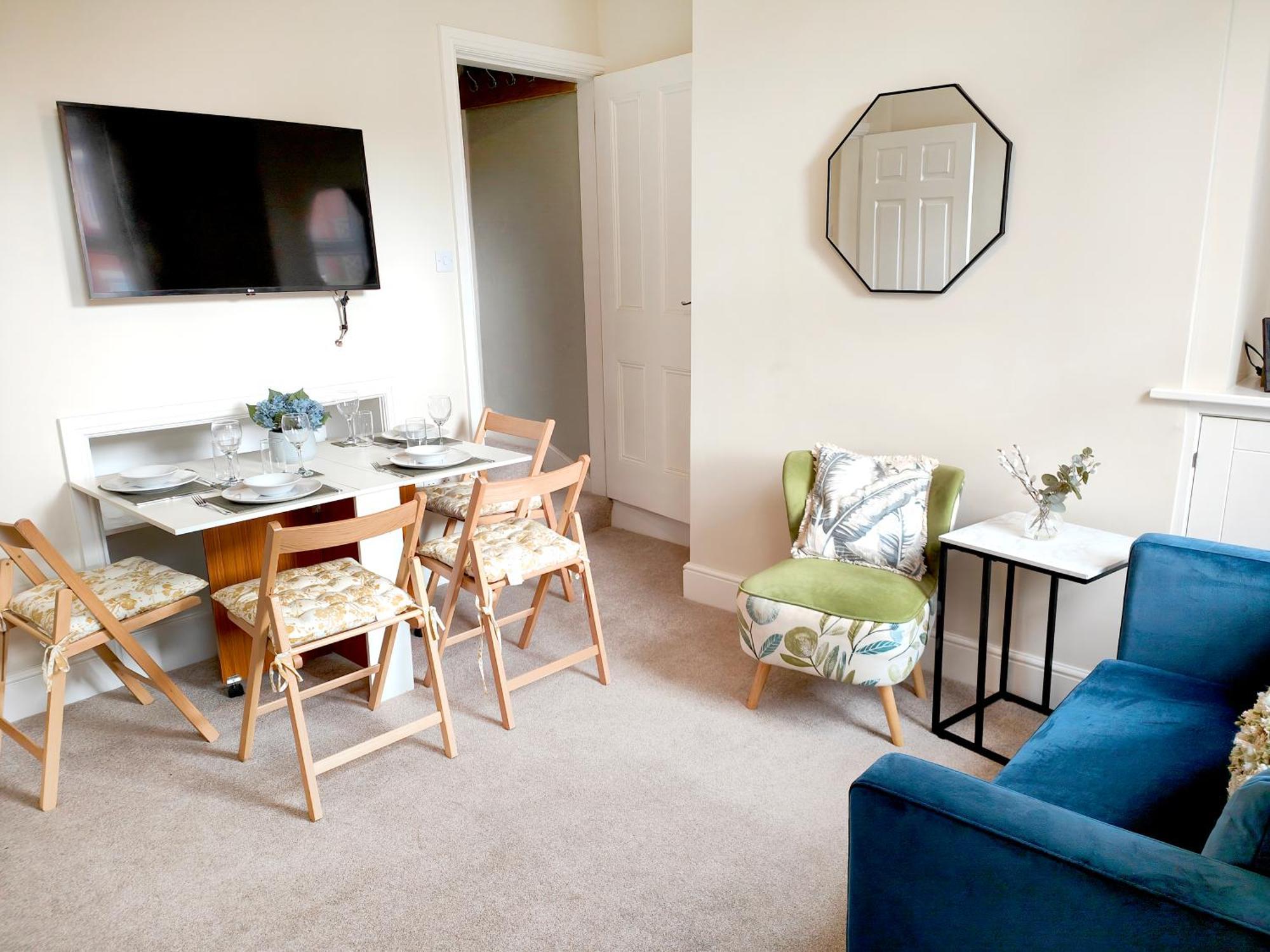 Douglas House, Near Hospital, Attractive And Comfy 2 Bedroom House With Enclosed Yard To Rear 卡莱尔 外观 照片