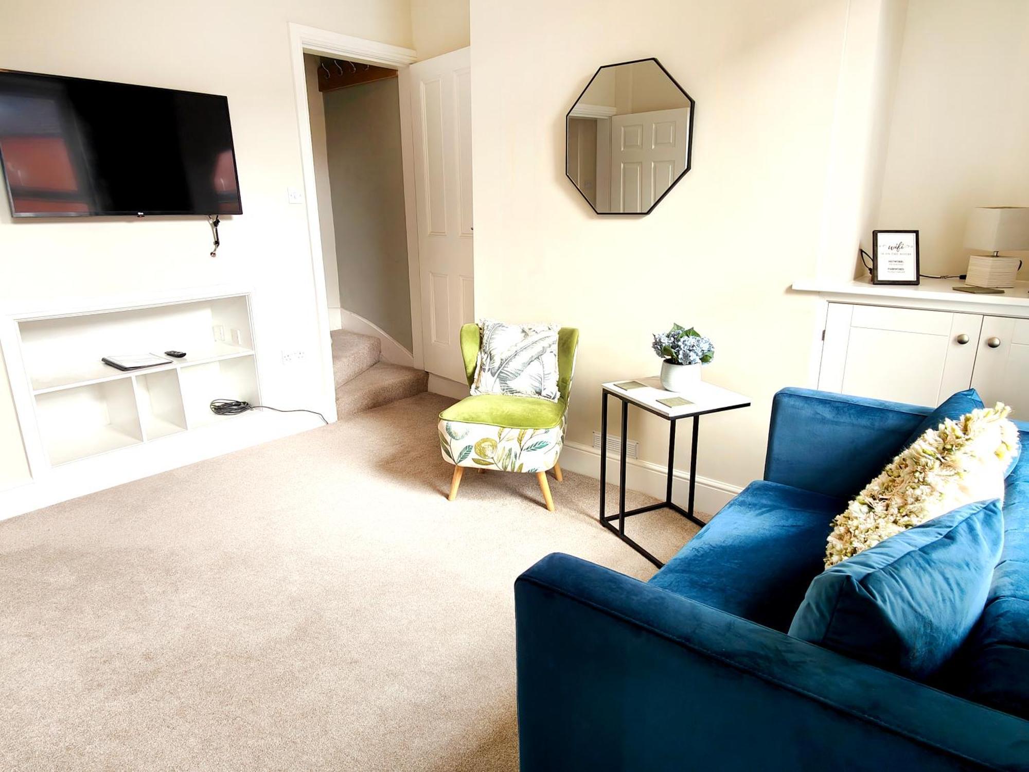 Douglas House, Near Hospital, Attractive And Comfy 2 Bedroom House With Enclosed Yard To Rear 卡莱尔 外观 照片