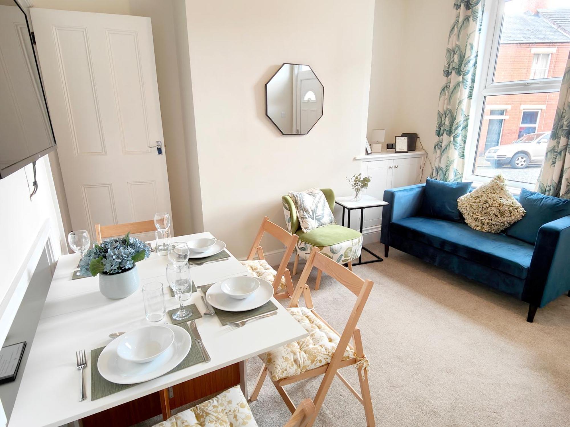 Douglas House, Near Hospital, Attractive And Comfy 2 Bedroom House With Enclosed Yard To Rear 卡莱尔 外观 照片