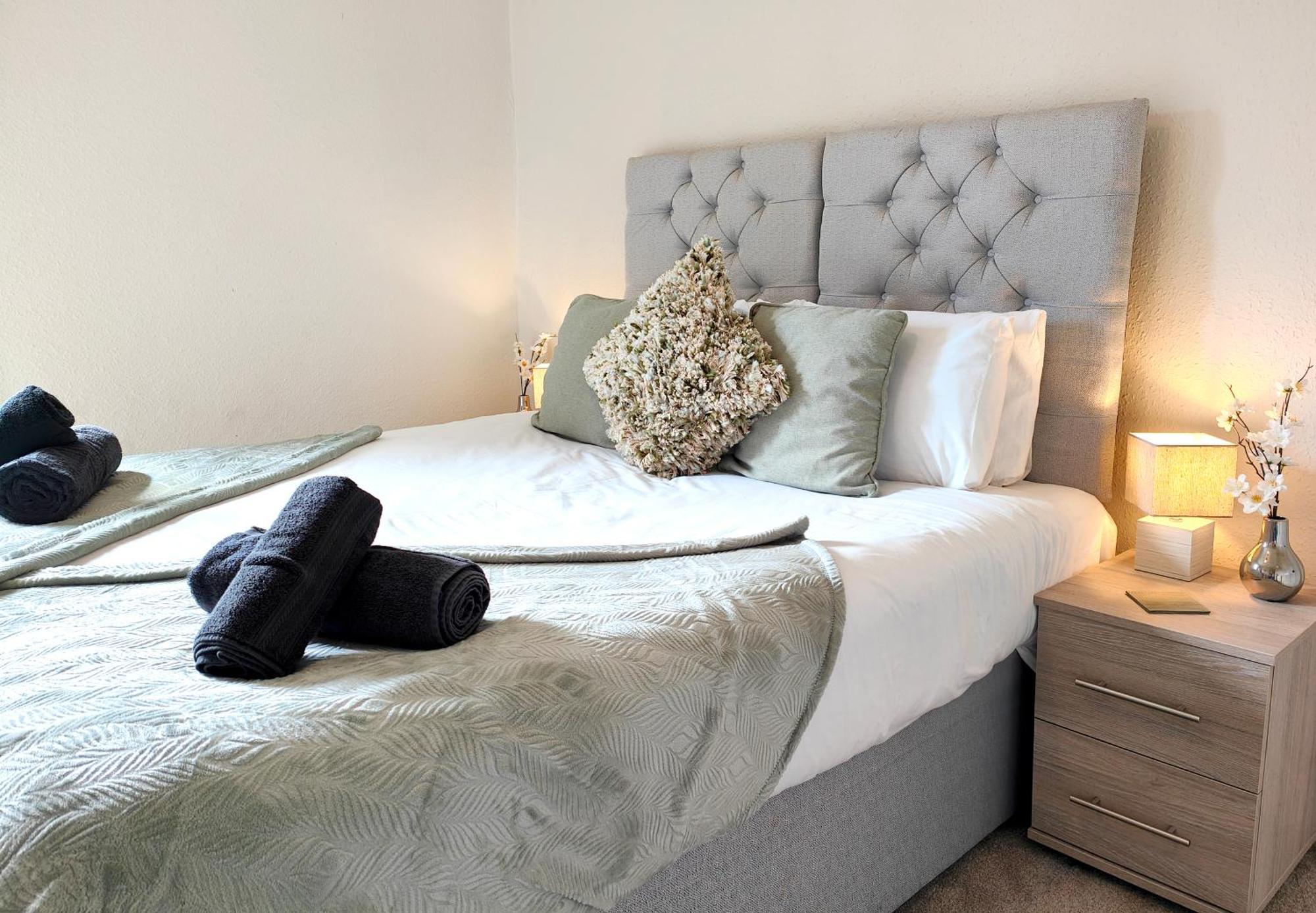 Douglas House, Near Hospital, Attractive And Comfy 2 Bedroom House With Enclosed Yard To Rear 卡莱尔 外观 照片